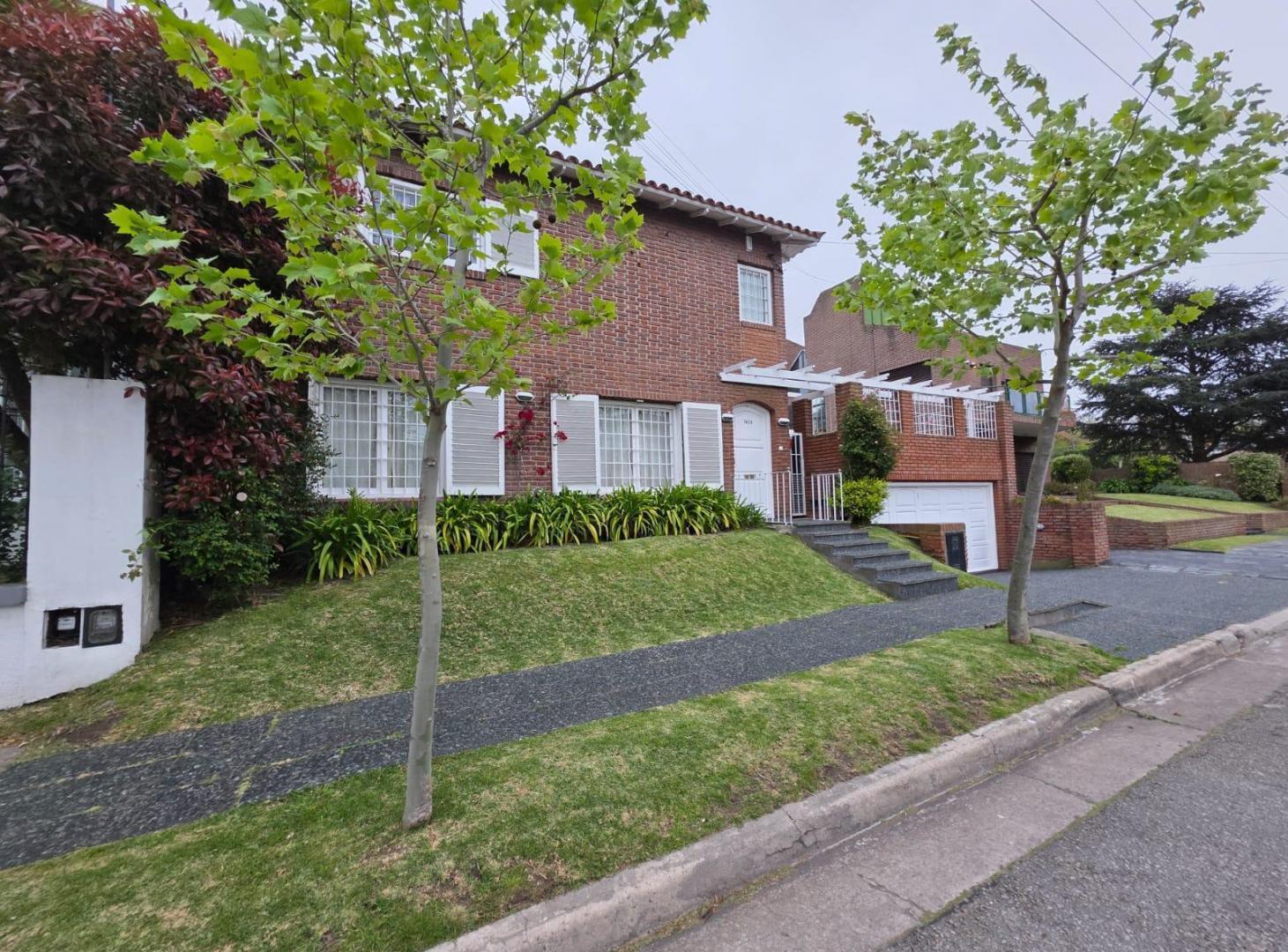 Foto de Chalet en el excelente entorno del barrio Los Troncos, imagen 3