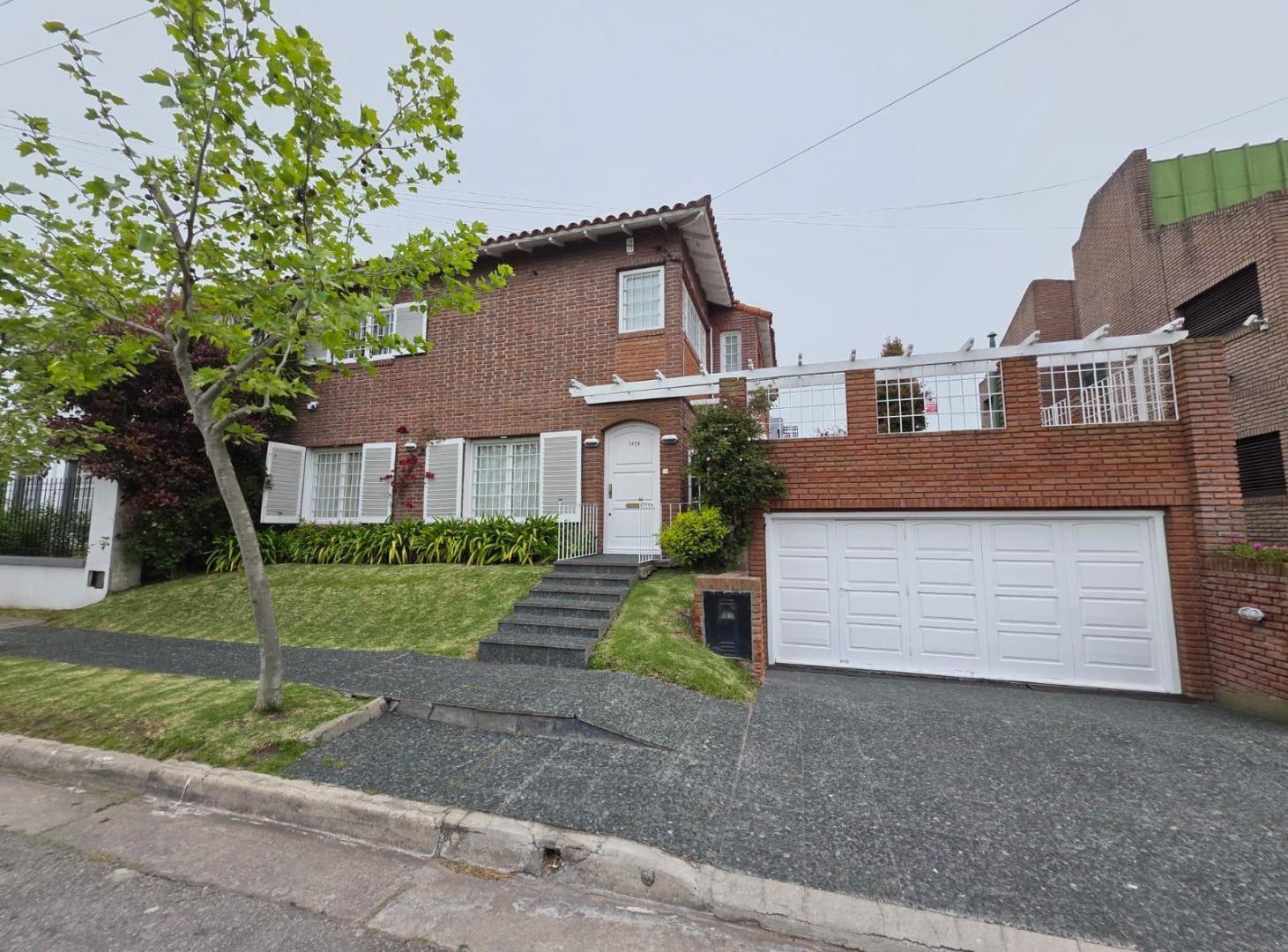 Foto de Chalet en el excelente entorno del barrio Los Troncos, imagen 1