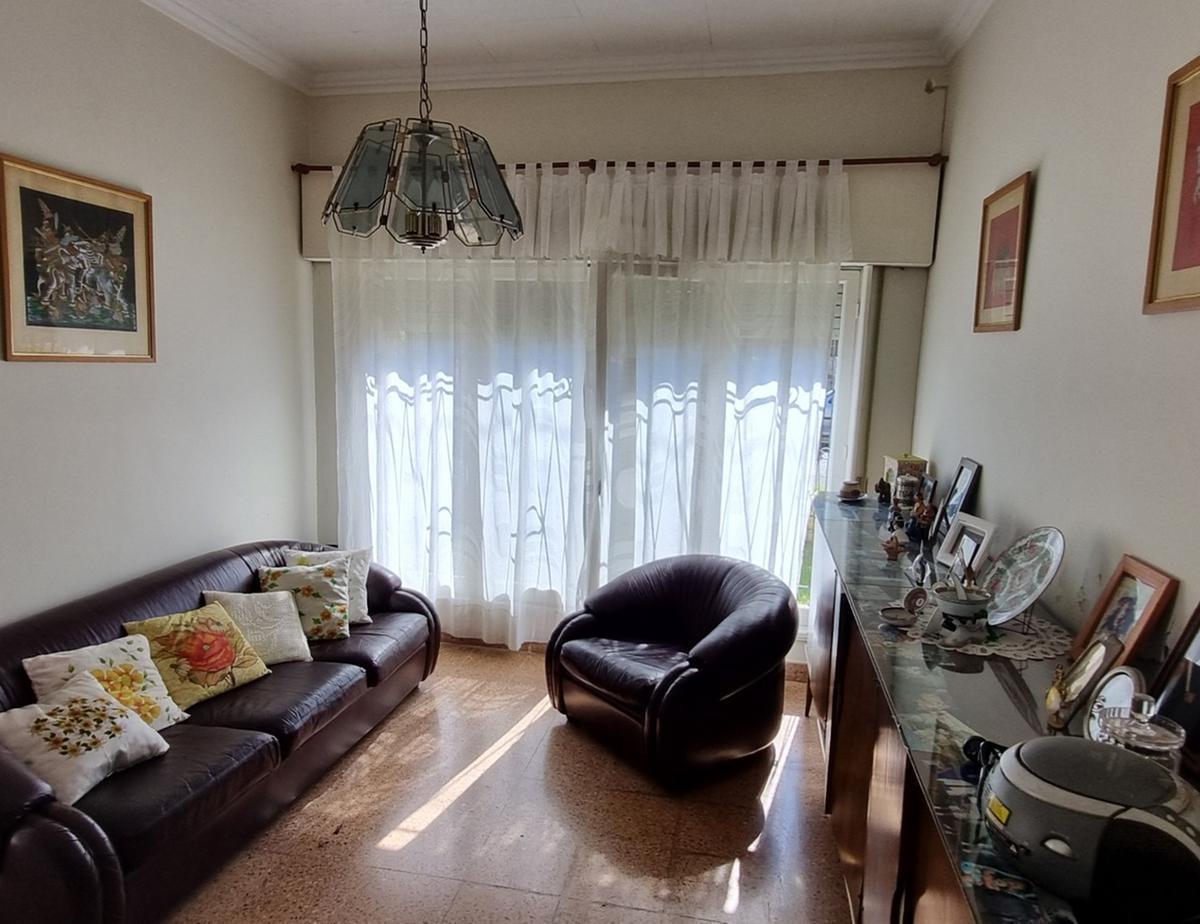 Casa en Venta en Castelar 3