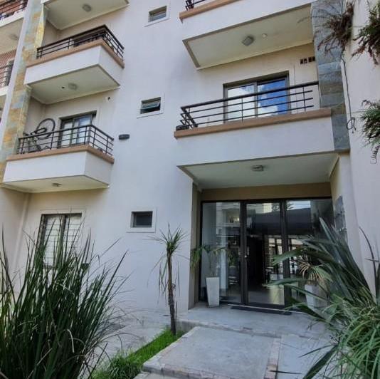Departamento en alquiler de 2 amb. en Moron Sur 1