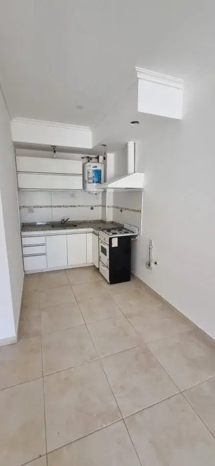 Monoambiente en alquiler en Moron Sur 5