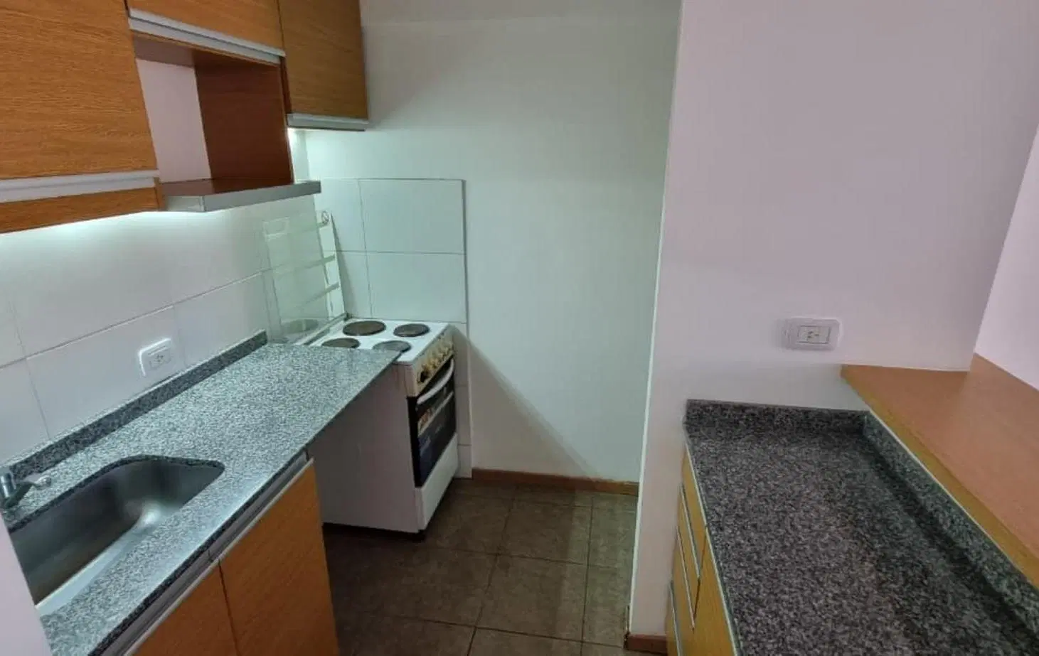 Departamento de 2 amb. con cochera cubierta en Moron Sur 5
