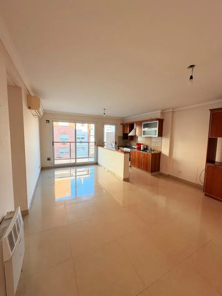 Departamento de 2 ambientes en Castelar Sur 3