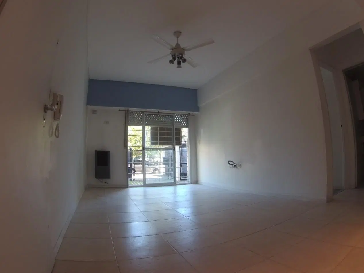 Departamento 2 amb. en planta baja con cochera 5