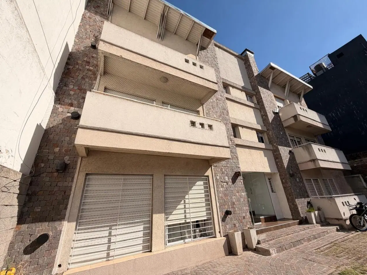 Departamento 2 amb. en planta baja con cochera 2