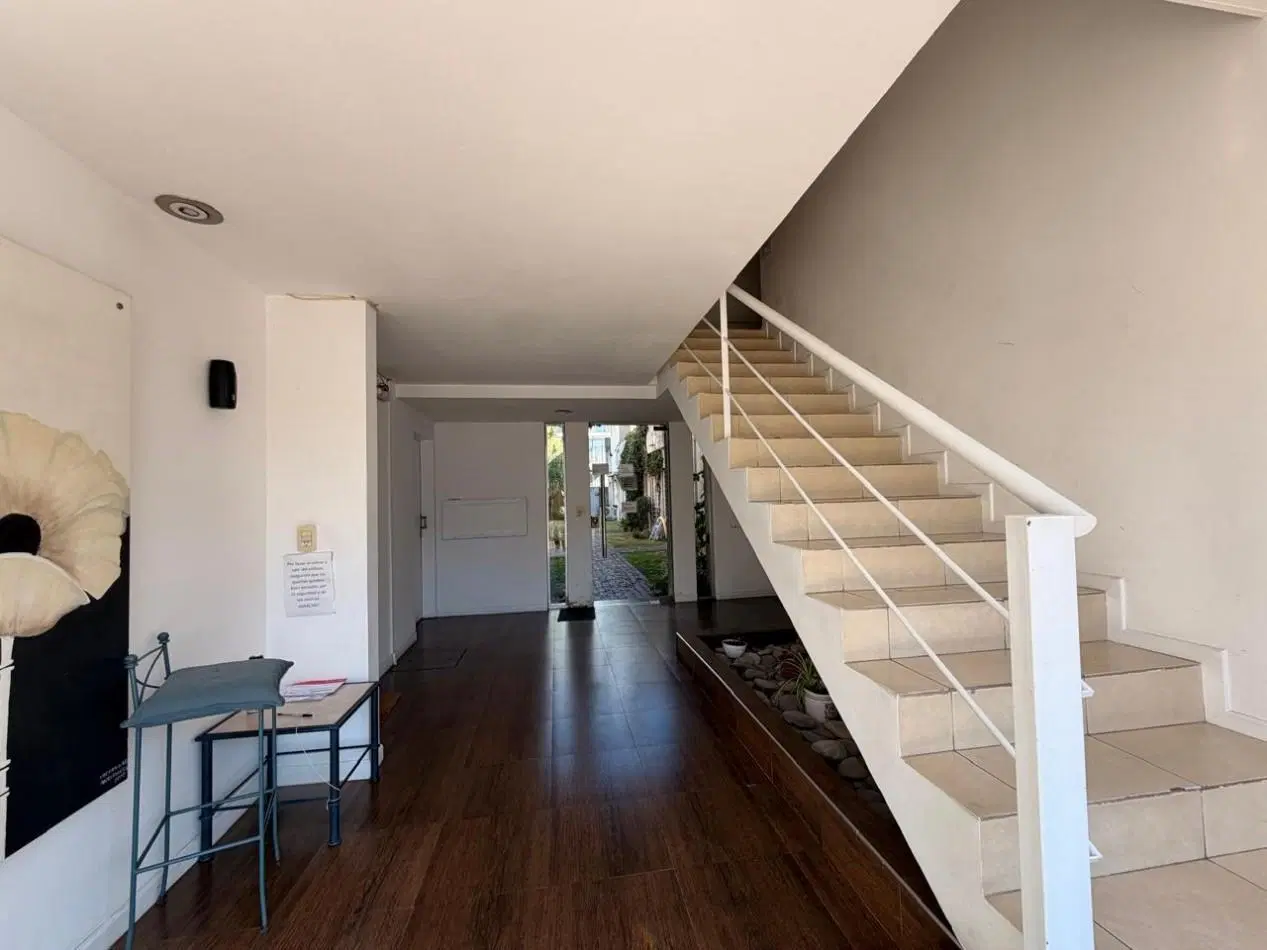 Departamento 2 amb. en planta baja con cochera 8