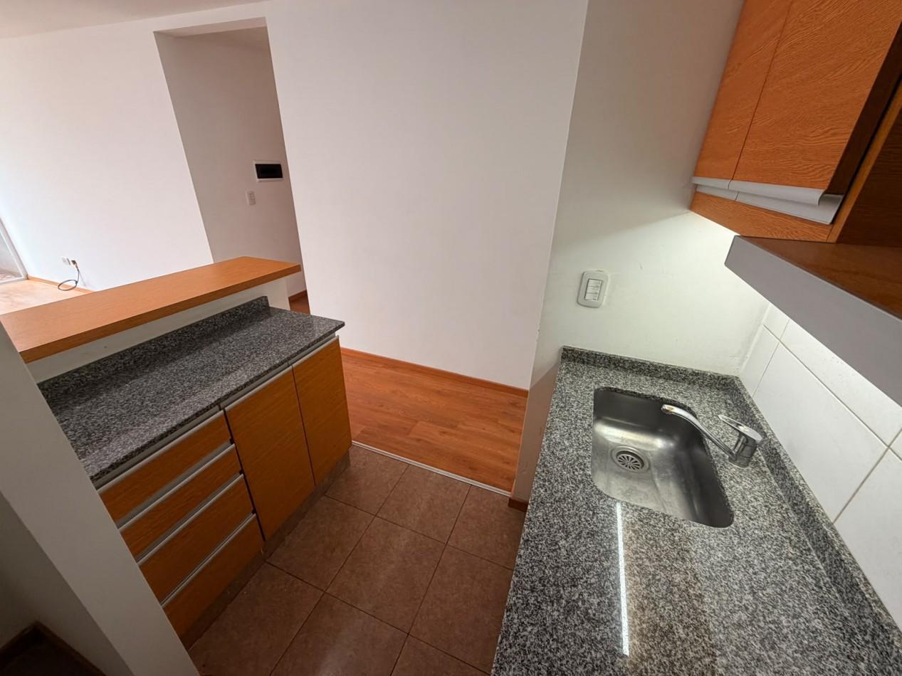 Foto de Departamento de 2 ambientes con cochera descubierta en Moron Sur, imagen 4