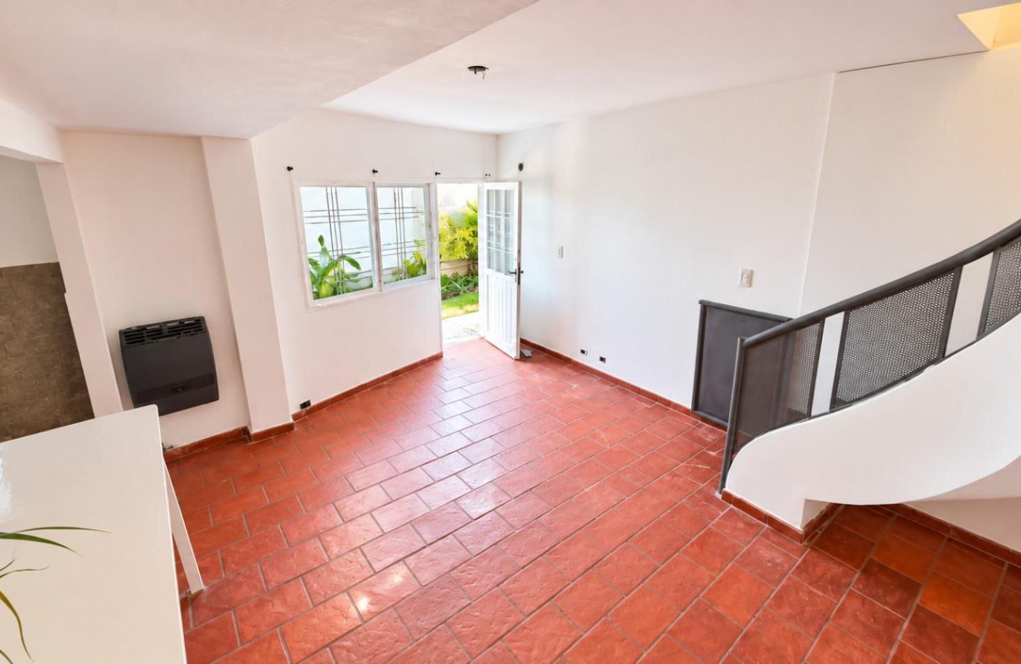 Foto de Duplex de 3 ambientes en Castelar Norte, imagen 1