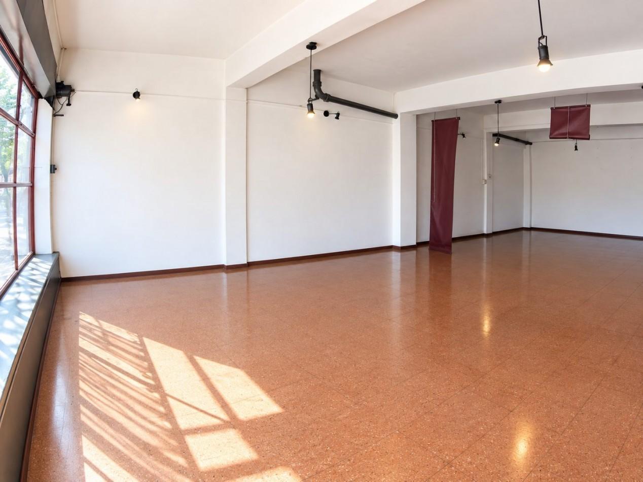 Foto de Local en venta en excelente ubicacion de Castelar Sur, imagen 1