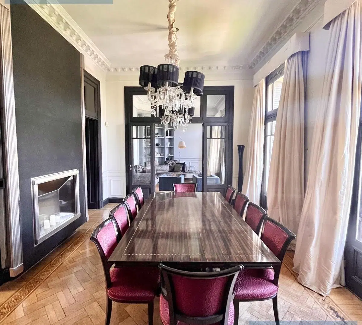 Espectacular departamento en Arroyo y Carlos Pellegrini 3