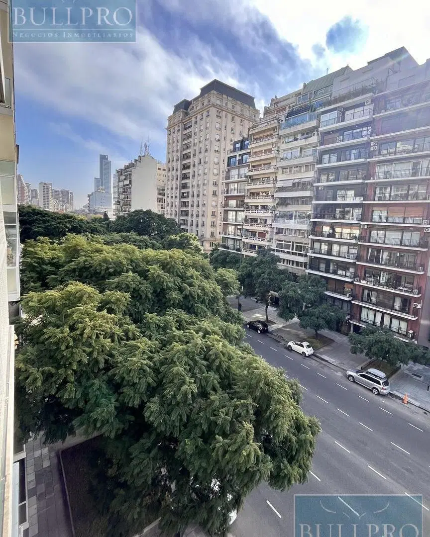 Excelente piso al frente en Palermo Chico 3