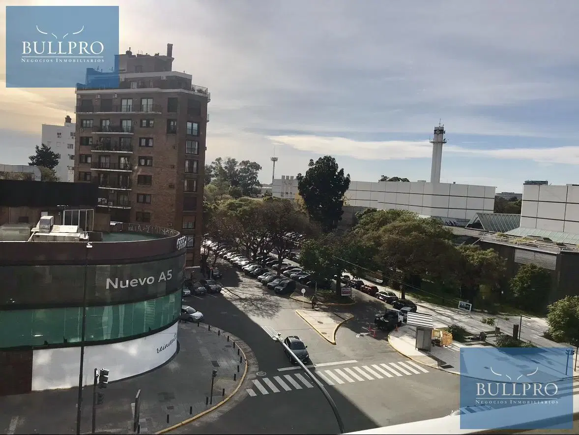 Excelente piso al frente en Palermo Chico 2