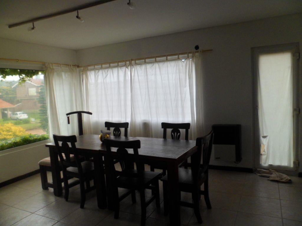 Casa 6 dormitorios. | Av. Del Mar al 2400