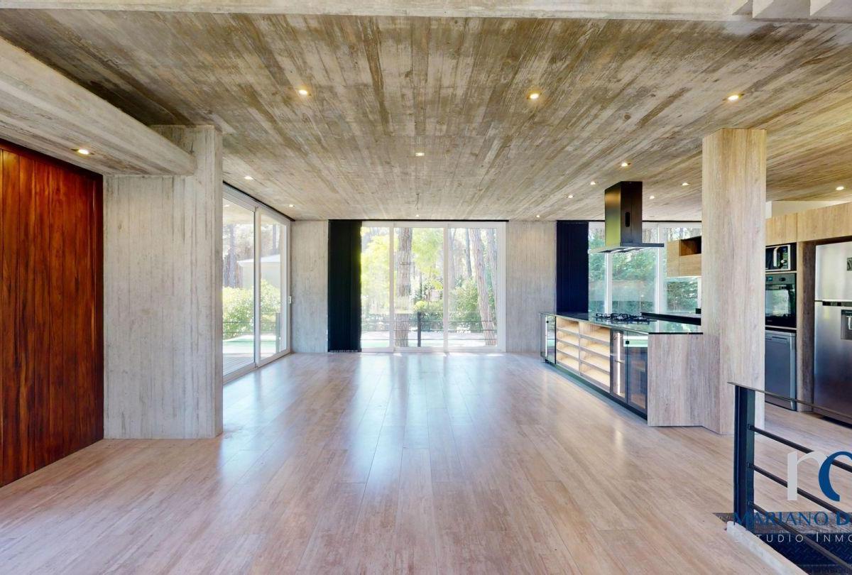 Foto de Casa 3 Dormitorios en Venta en Carilo, imagen 5
