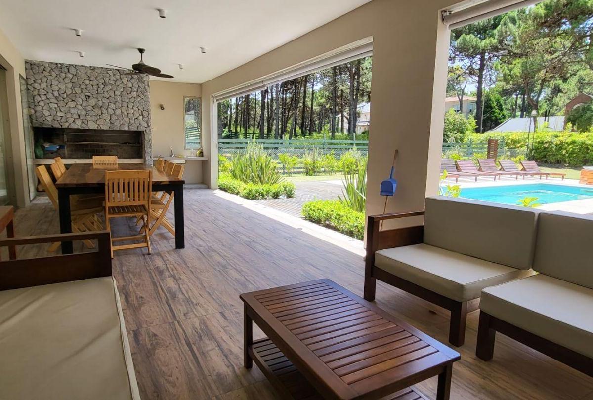 Foto de Casa 5 Dormitorios con Pileta en Venta en Pinamar Zona Norte, imagen 4