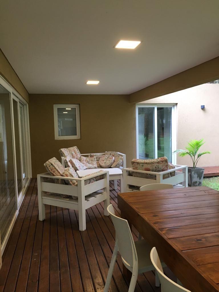 Casa 4 Dorm.. | Golf II Al 400 4