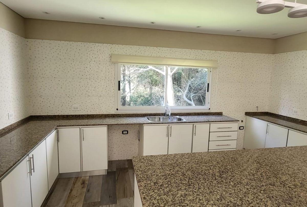 Casa 4 Dorm.. | Residencial I Al 300 5