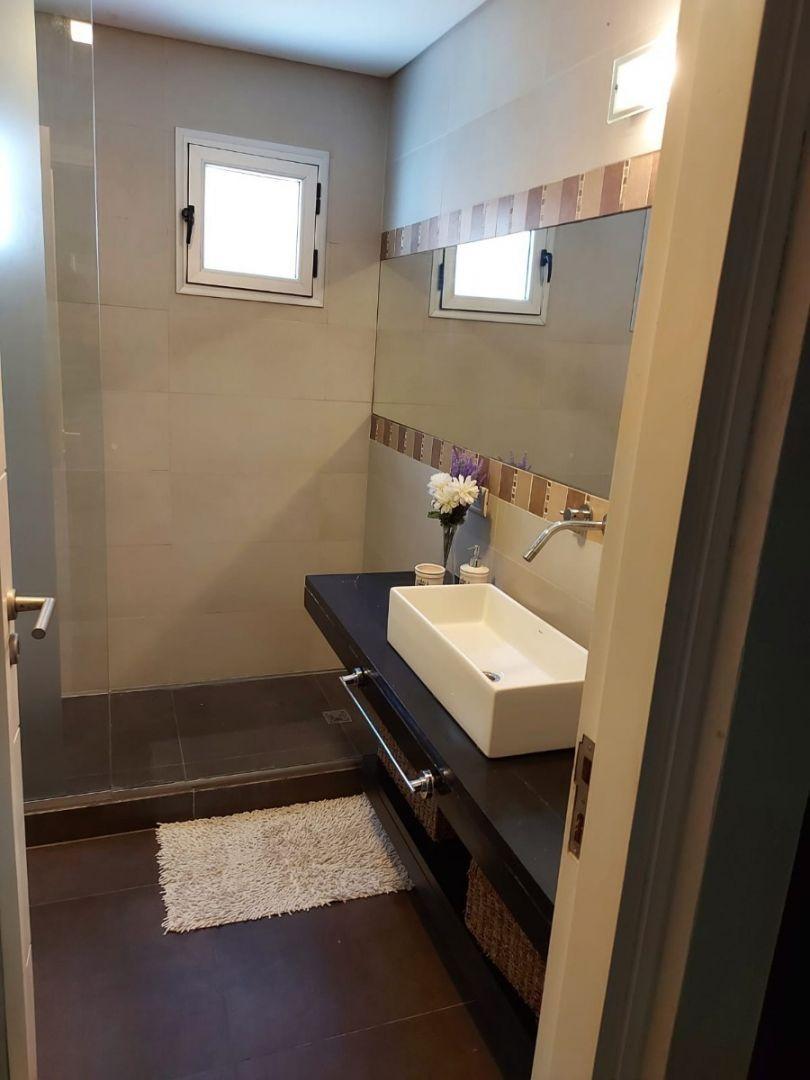 Foto de Casa en Venta 3 Dormitorios con Pileta en Pinamar La Herradura Barrio, imagen 3