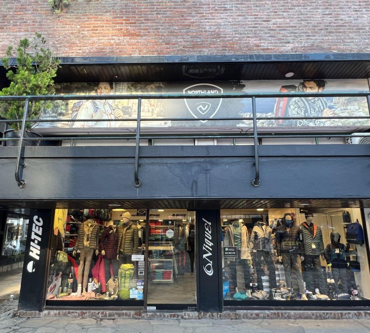 Foto de Venta de Local Comercial en Pinamar Zona Centro, imagen 2