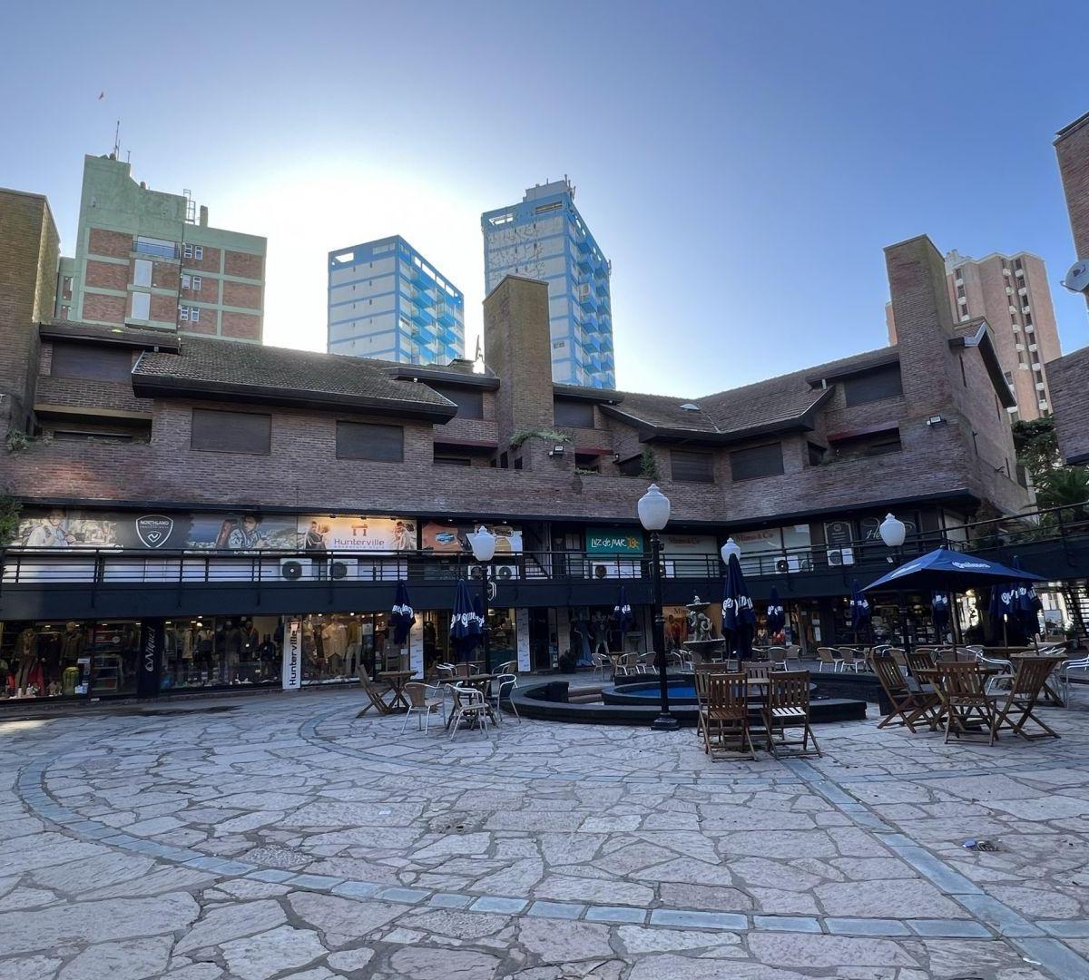 Venta de Local Comercial en Pinamar Zona Centro