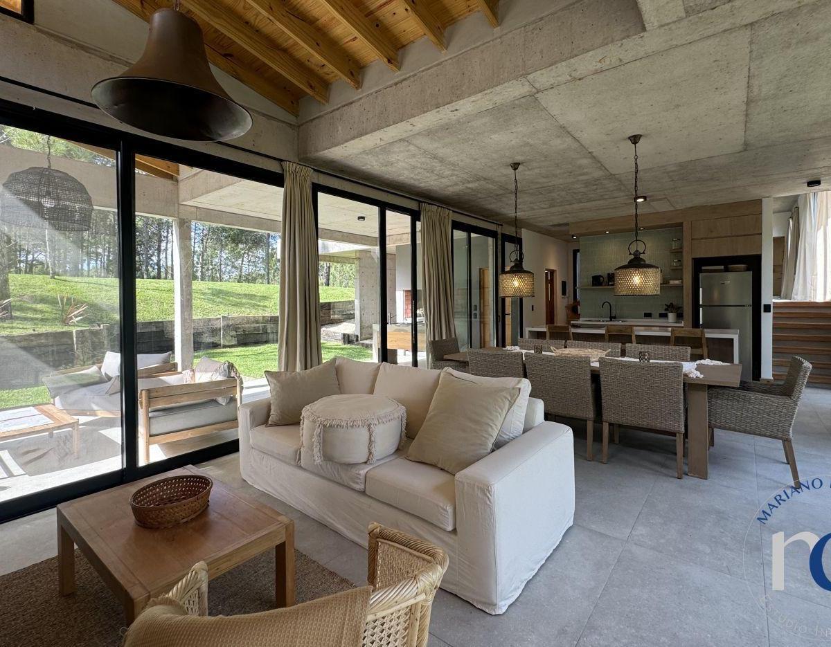 Casa 3 Dorm.. | Villa Robles Al 100 1