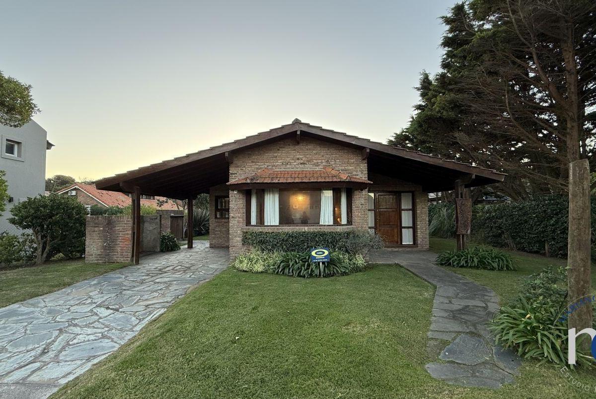 Casa en Venta 4 Dormitorios en Pinamar Zona Norte Playa