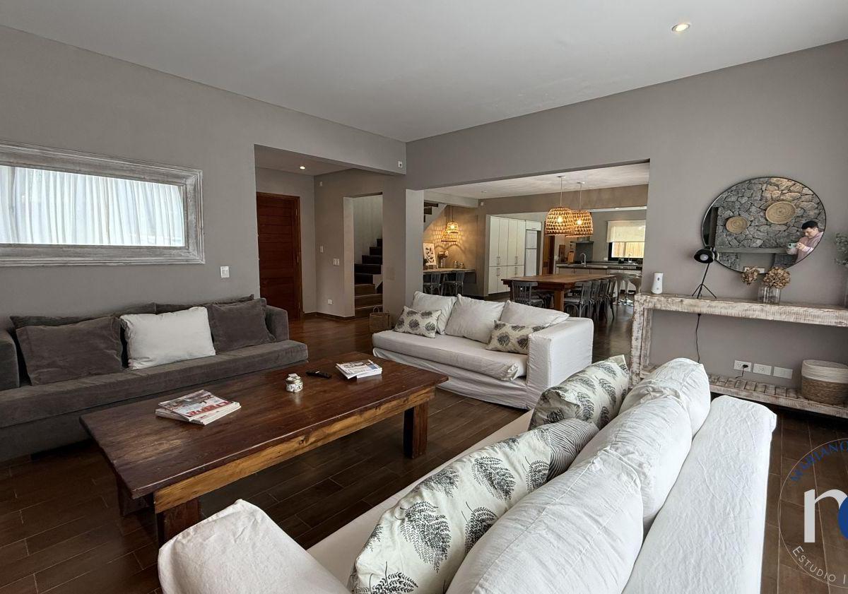 Foto de Casa en Venta 4 Dormitorios en Pinamar La Herradura Barrio Privado, imagen 2