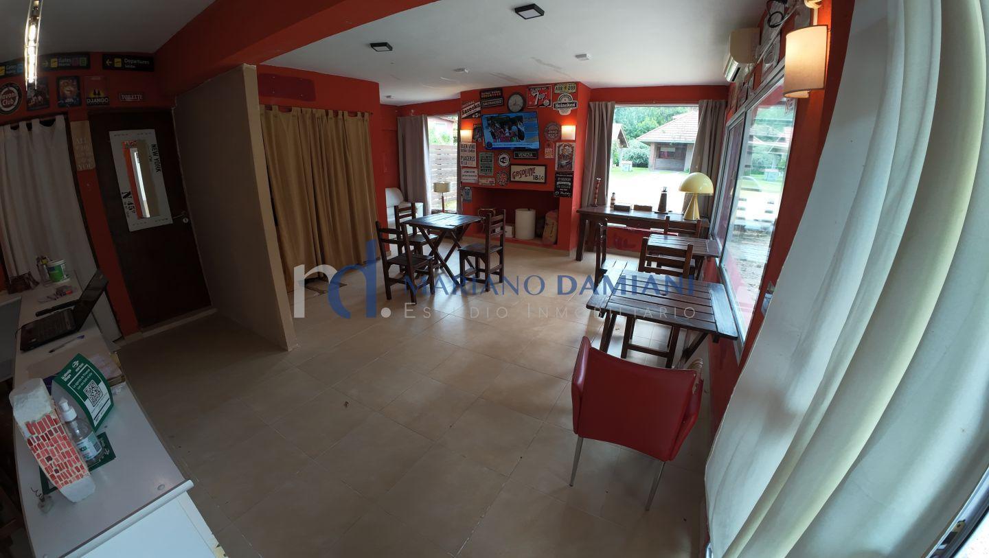 Hotel de 8 Dormitorios en Venta en Mar de Ostende, Pinamar