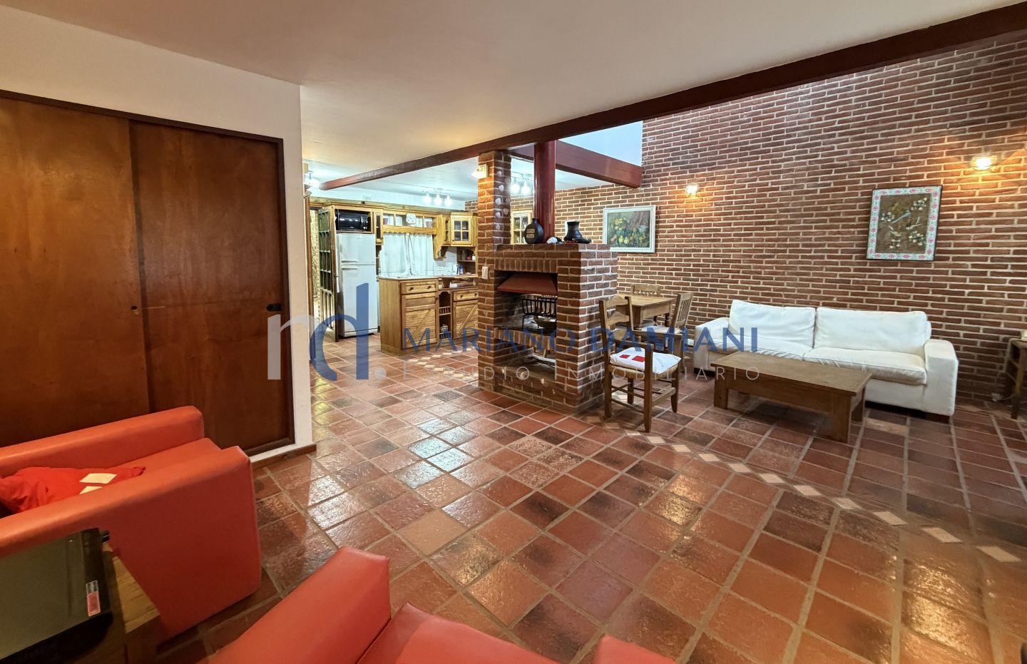 Foto de Departamento Triplex 3 Dormitorios en Venta en Pinamar Zona Centro, imagen 1