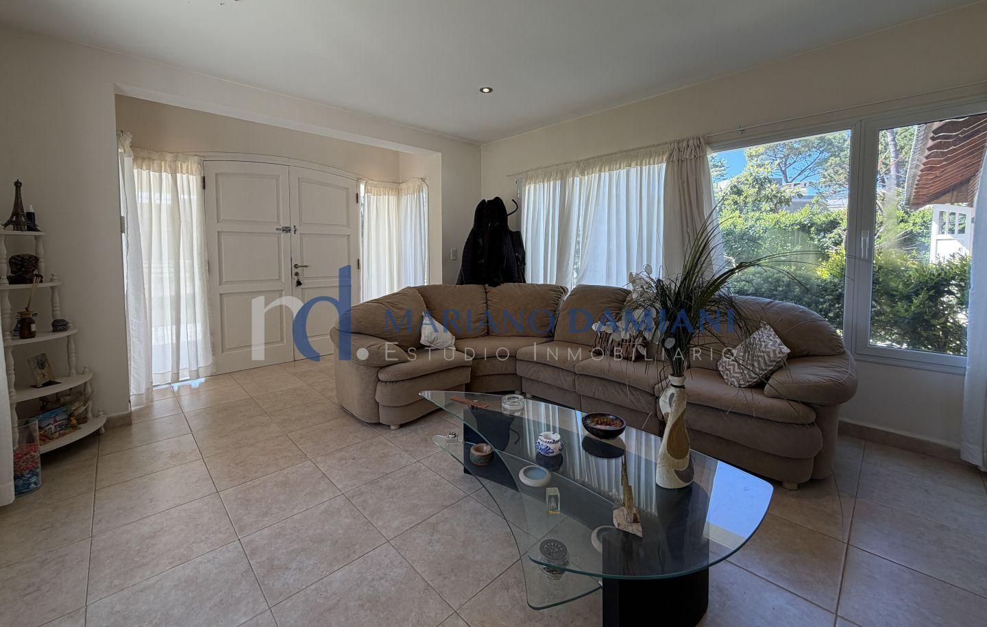 Foto de Casa 4 Dormitorios en Venta en Pinamar Norte, imagen 2