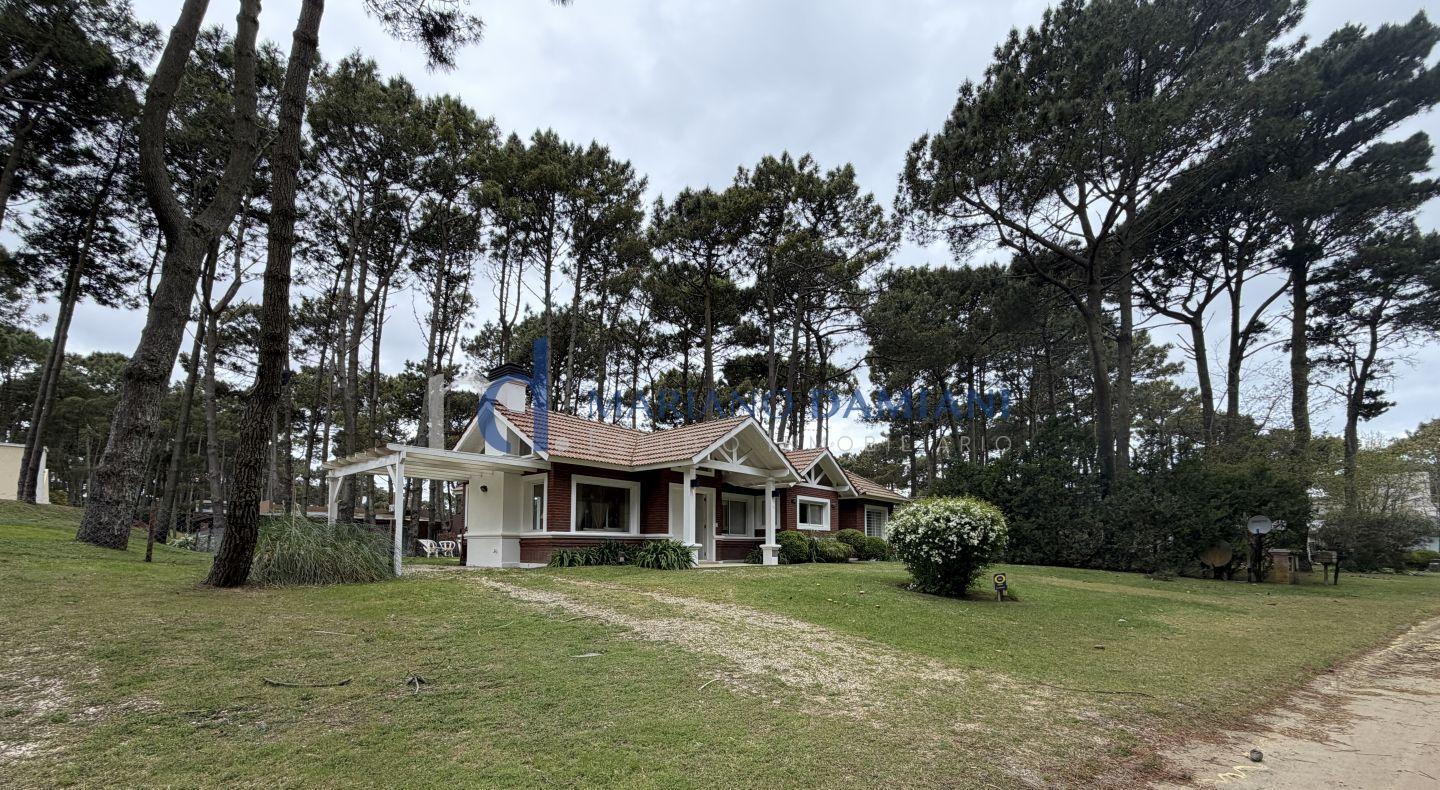 Foto de Casa 3 Dormitorios en Alquiler Temporario en Pinamar Zona Alamos, imagen 1