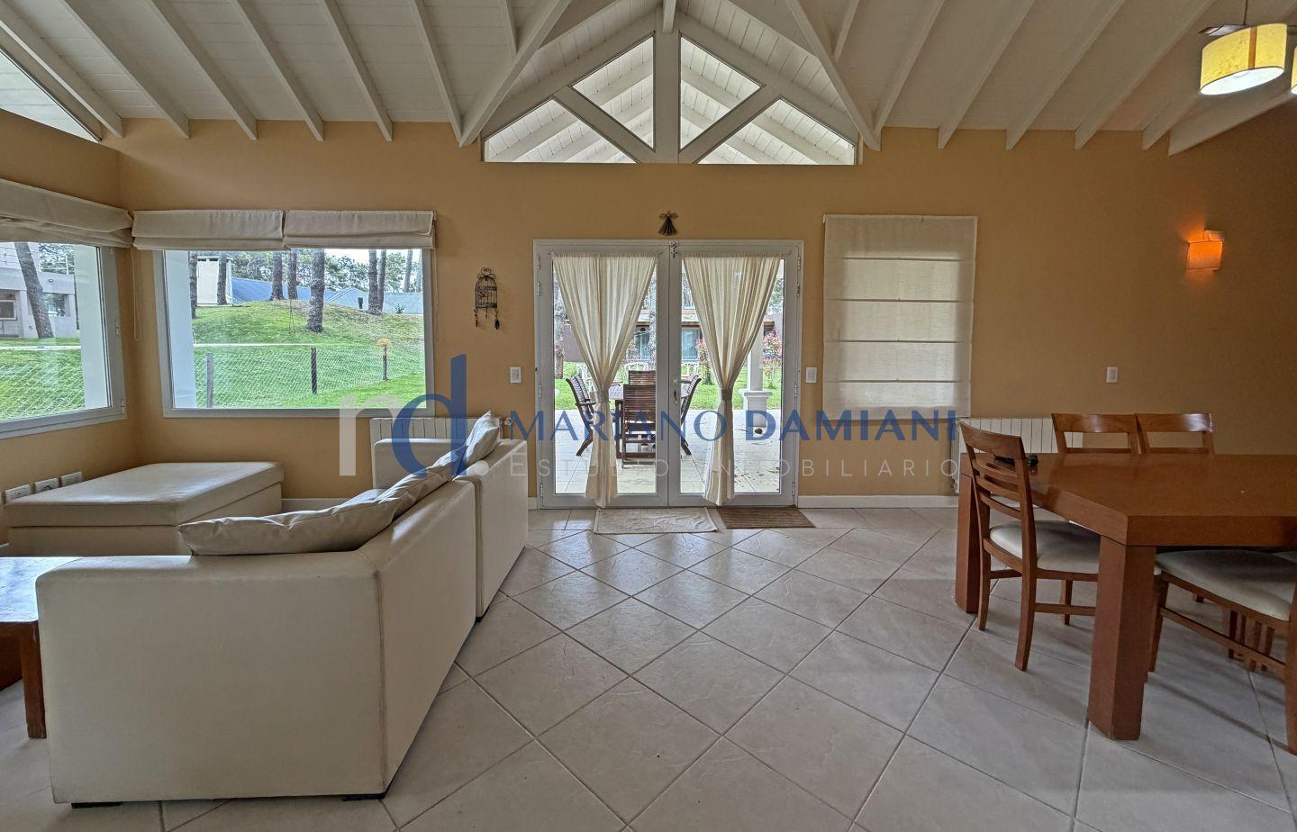 Foto de Casa 3 Dormitorios en Alquiler Temporario en Pinamar Zona Alamos, imagen 4