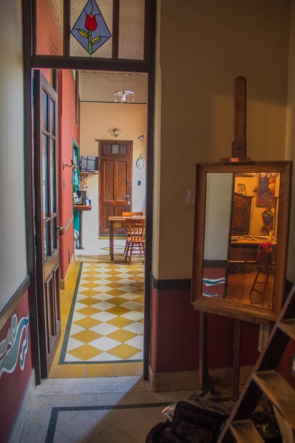 Venta casa c/cochera + Galpón + departamento + fondo libre