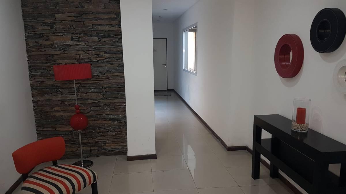 Venta Departamento 3 Ambientes, Tipo Duplex con Cochera 2