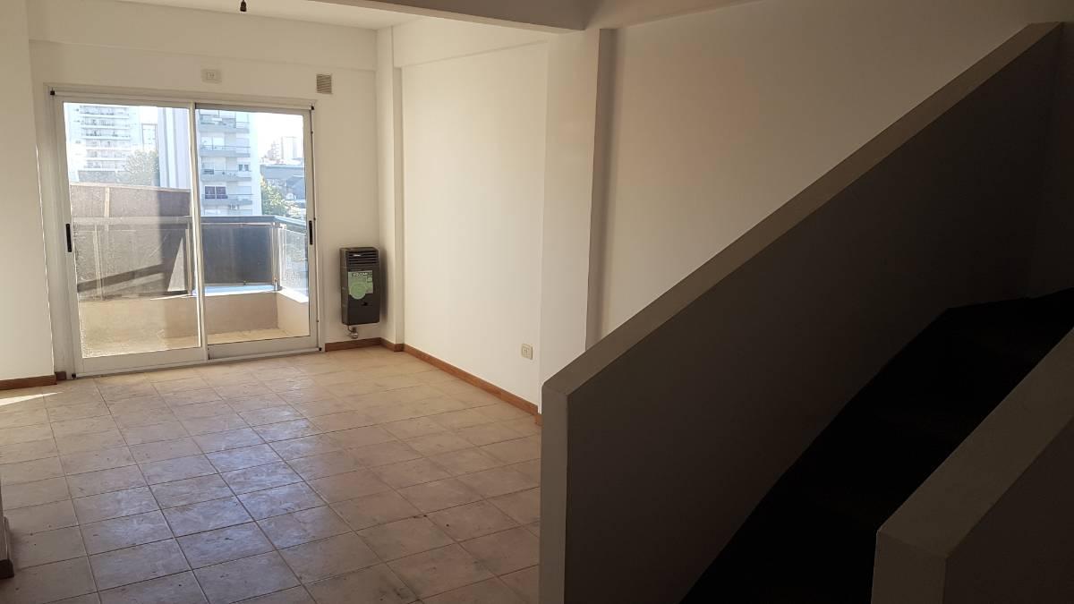 Venta Departamento 3 Ambientes, Tipo Duplex con Cochera 1
