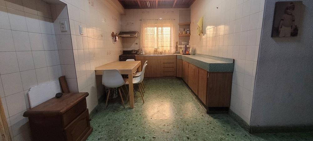 Venta Casa de 6 Ambientes Sobre Importante Lote 2