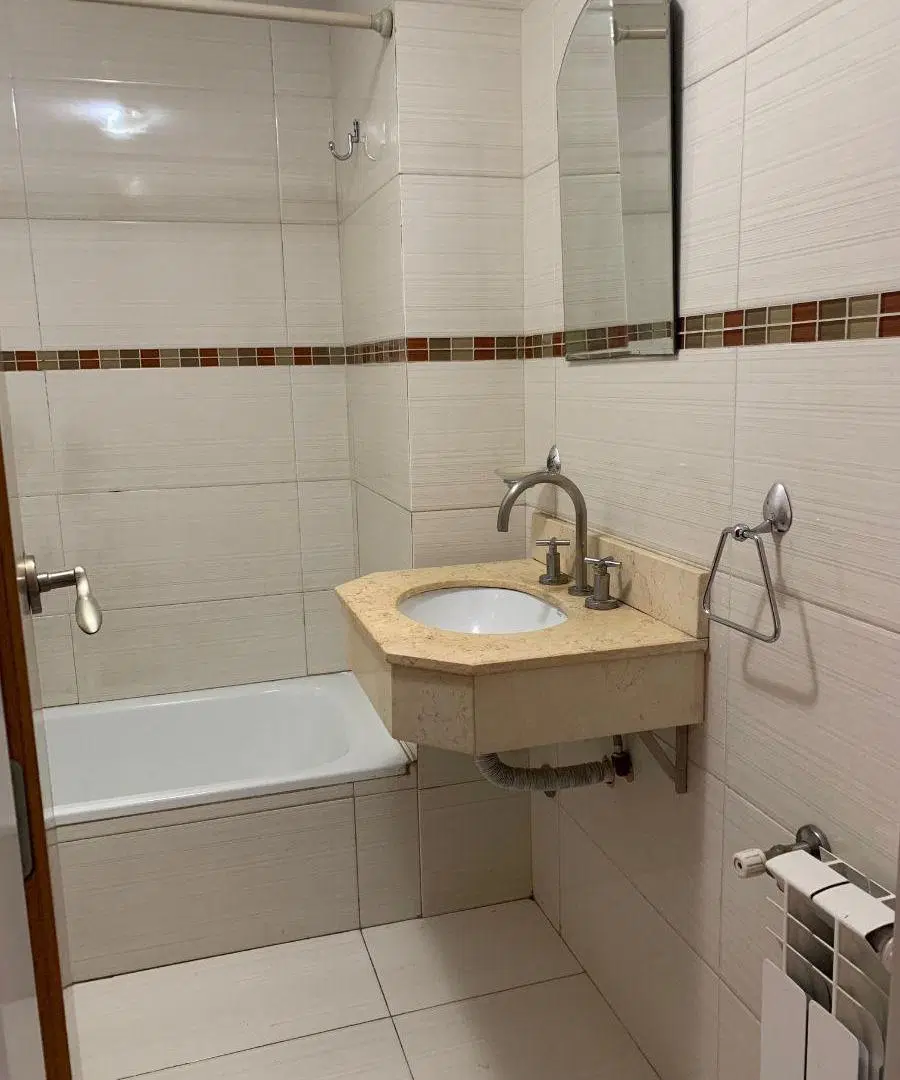ALQUILER 2 AMBIENTES EN LOMAS DE ZAMORA. APTO VIVIENDA O PROFESIONAL 5