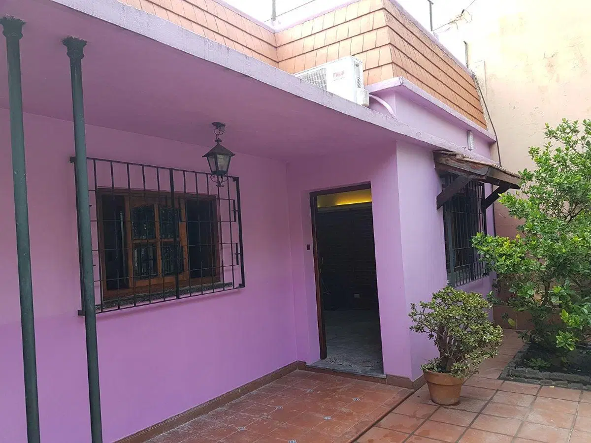 Alquiler casa de 3 ambientes con garaje, patio, quincho y terraza 3