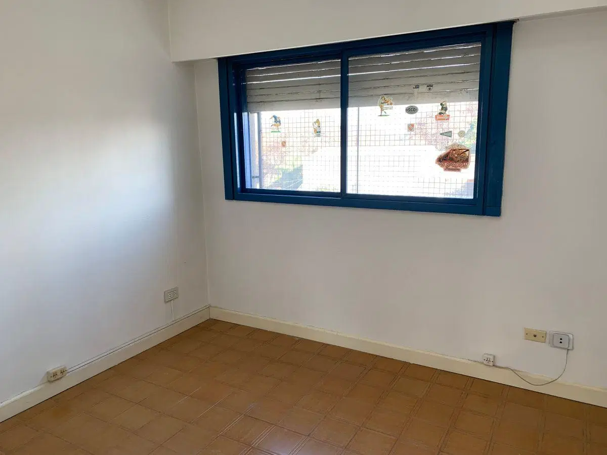 Alquiler departamento de 3 ambientes con cochera. Lomas de Zamora 2