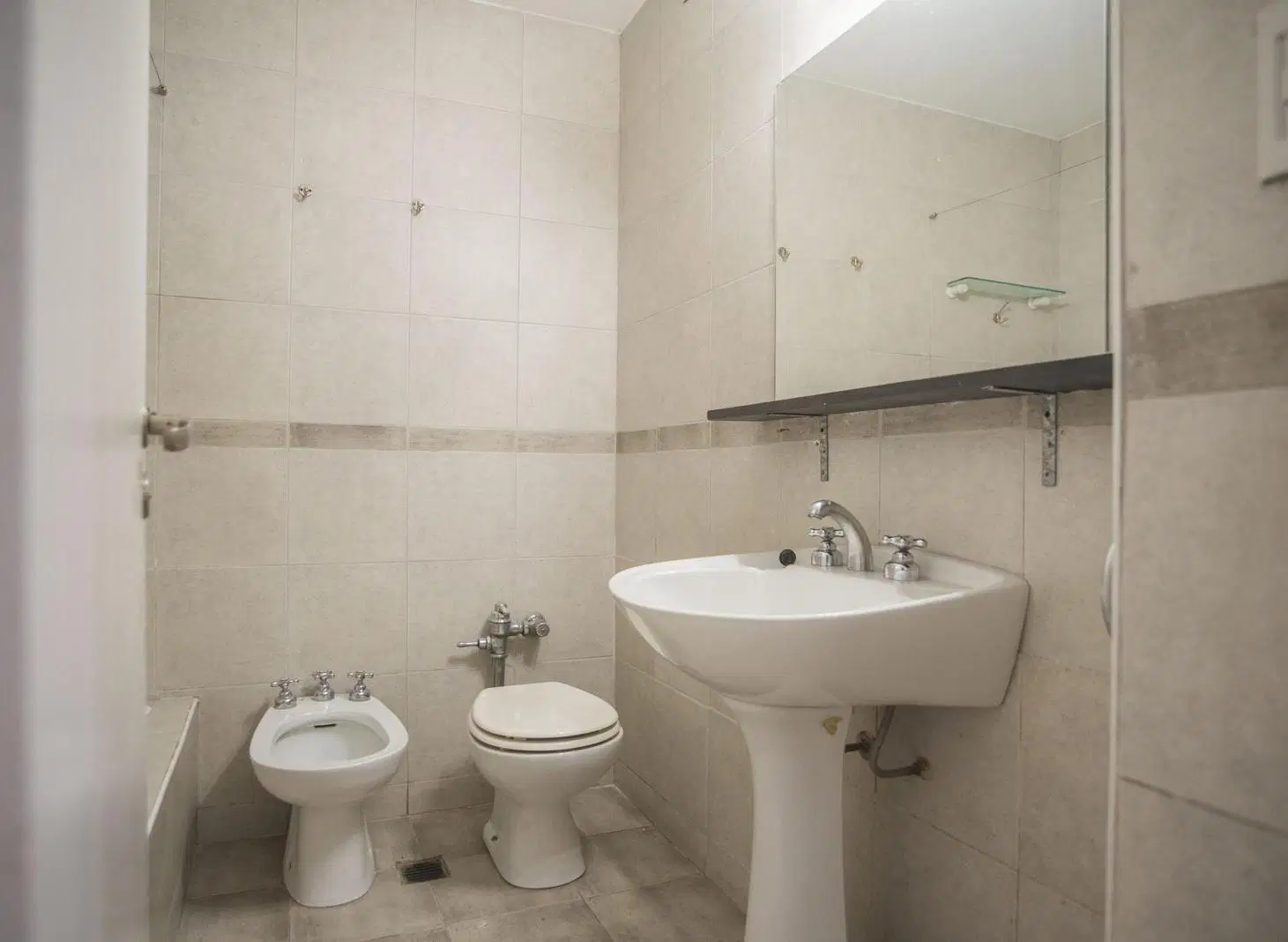 Departamento en Melo y Junin 2 Fte Excelente distribución COCH 3