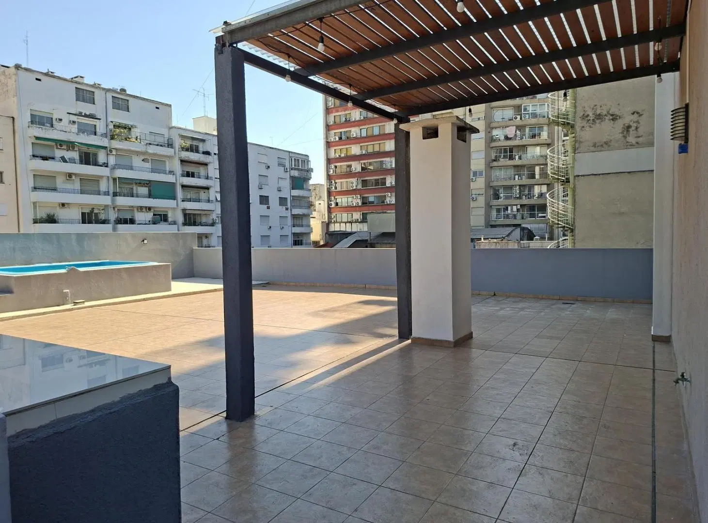 Departamento en Hipolito Irigoyen 4100 2 Cfte COCHERA Muy Lum 8