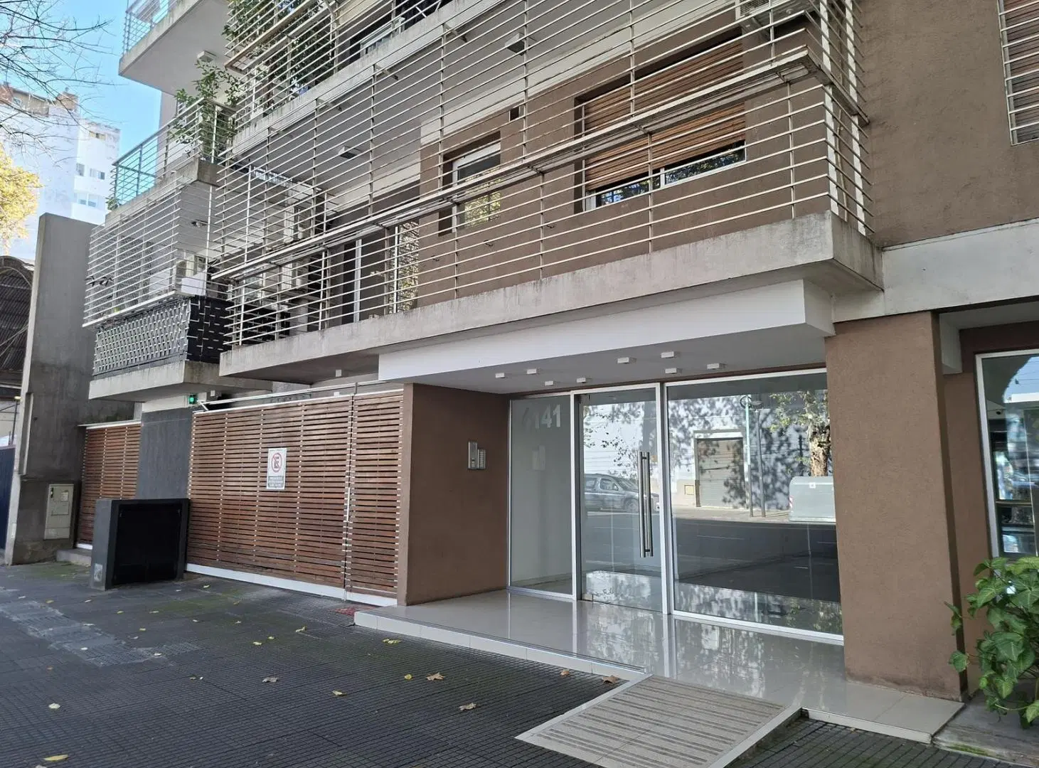 Departamento en Hipolito Irigoyen 4100 2 Cfte COCHERA Muy Lum 2