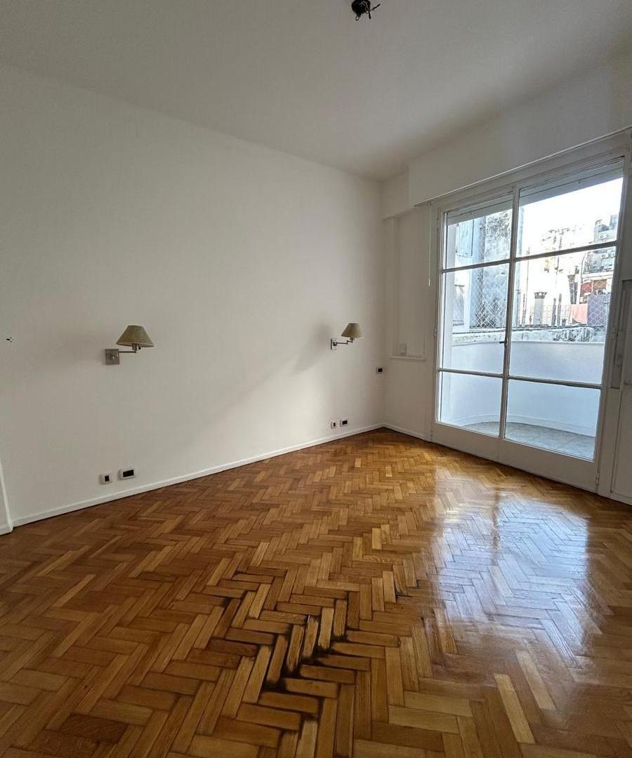 Foto de Departamento en Arenales y Libertad Antiguo Racionalista Amplio 2 dorm, imagen 4