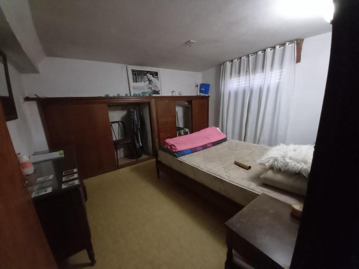 Foto de Local con vivienda con amplio patio arbolado., imagen 3