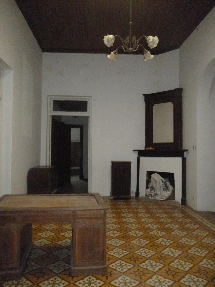 Foto de Casa con pileta en el centro de Carmen de Areco, amplia y comoda, imagen 2