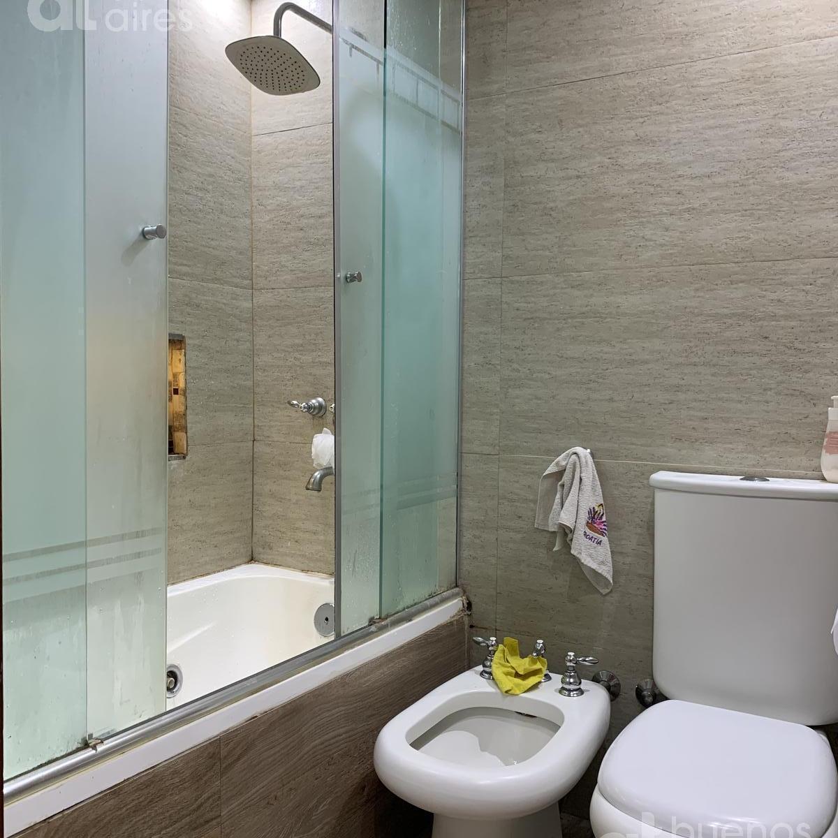 Liniers - PH 5 Ambientes Tipo Casa Al Frente con Terraza Propia - en Venta - Apto Credito 3
