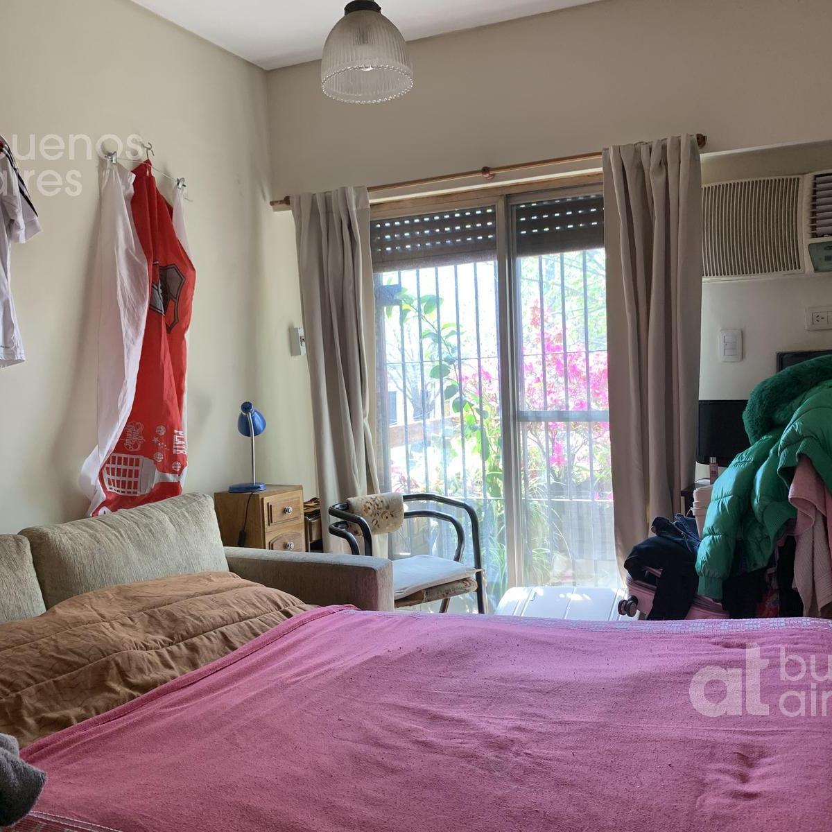 Liniers - PH 5 Ambientes Tipo Casa Al Frente con Terraza Propia - en Venta - Apto Credito 4