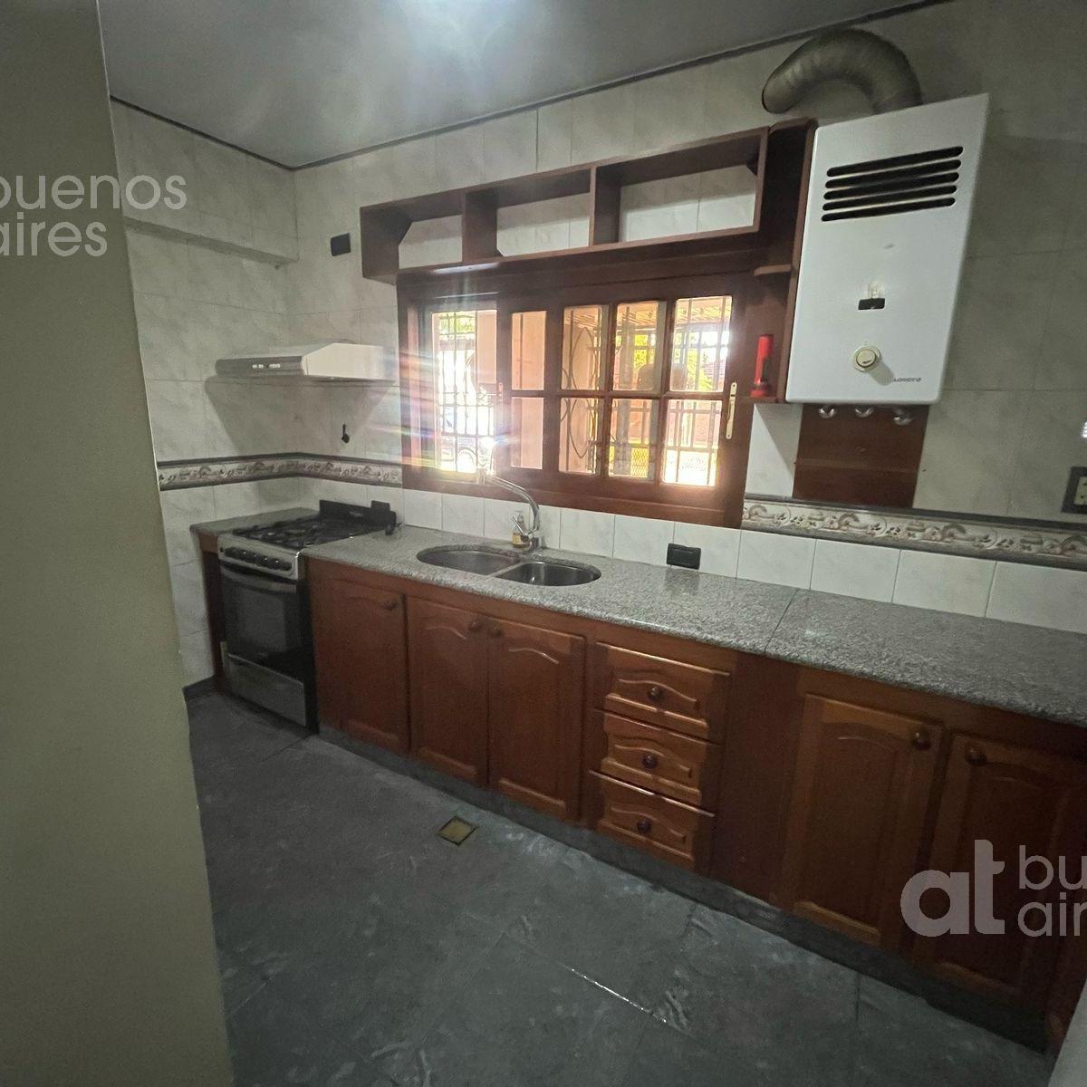 Venta Casa 5 Ambientes Lugano Barrio Almirante Brown 4