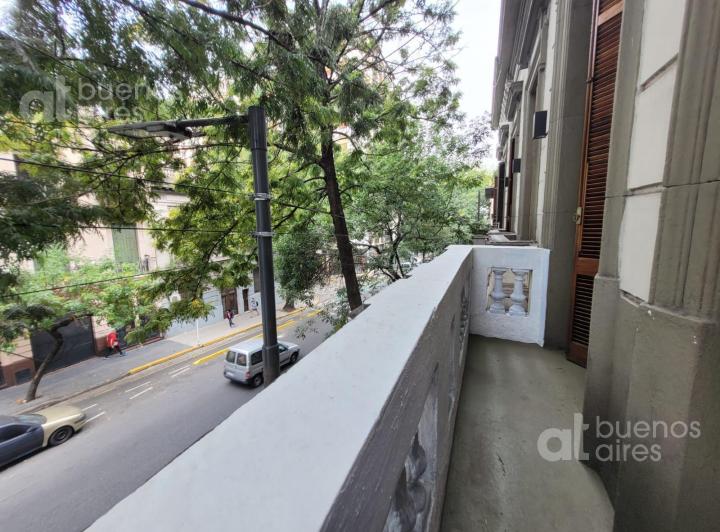 Excepcional dos ambientes  en  Alquiler Temporal en CASA BOLIVAR con BALCON. 5