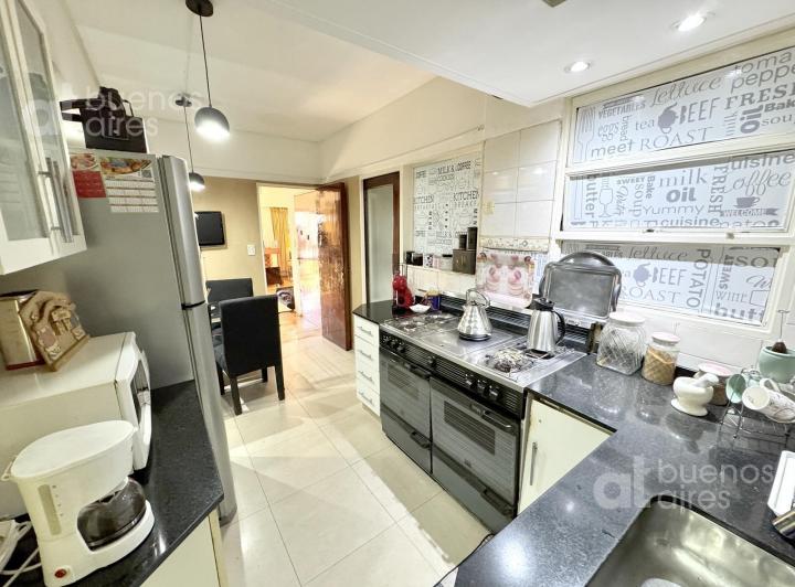 Venta departameto de 4 ambientes con gran balcón, dependencia y cochera en Belgrano R - Apto Crédito 2